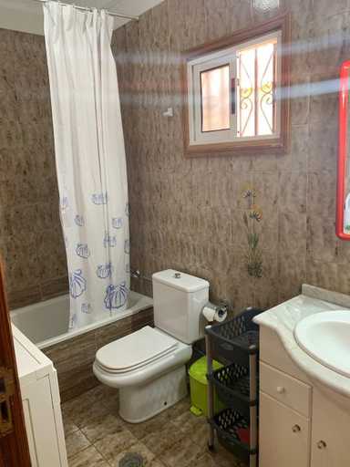 Bathroom 4, Views of Los Cristianos Pier. Pier view., Santa Cruz de Tenerife