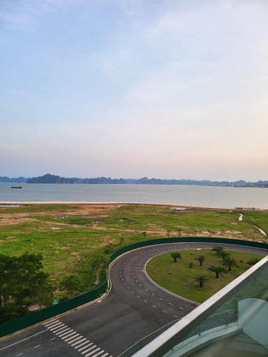 Balcony/terrace, Citadines Ha Long  seaview apartment, Hạ Long