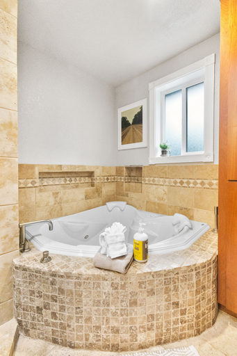 Bathroom 3, Idyllic Lakeside Getaway - Hidden Gem, Snohomish