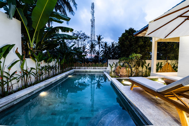 Sport & Beauty 2, Semiramida Villa by EVDEkimi — Elegant 2BR w/pool, open-air bath, patio, Gianyar