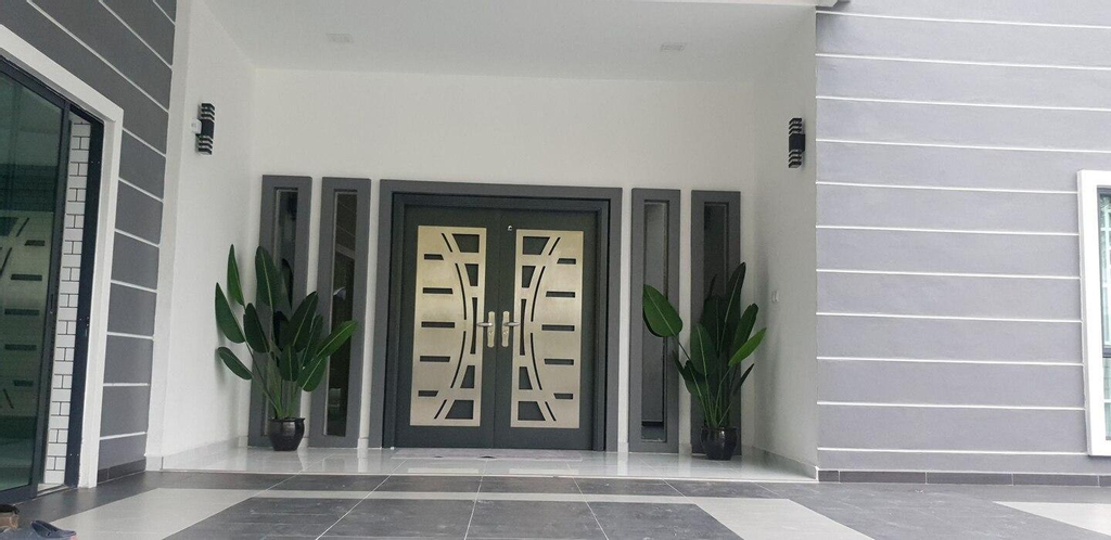 Exterior & Views 27