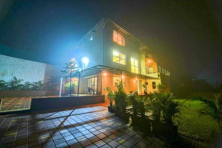Exterior & Views 2, Hotel Strawberry Inn, Satara