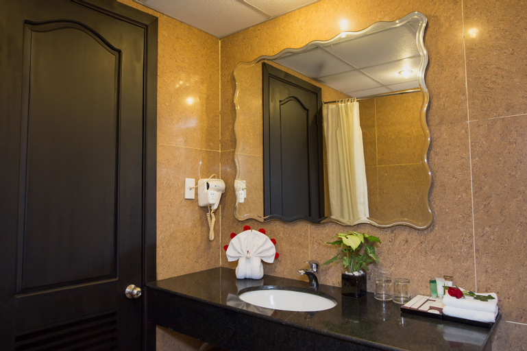 Bathroom 20