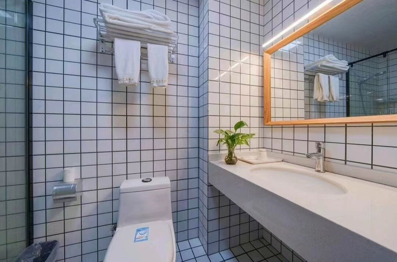 Bathroom 3, Heli Hotel, Wuhan