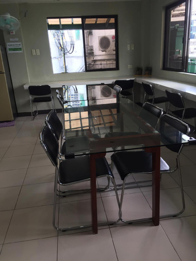 Others 5, Spacious Studio Apartment B202, Makati City