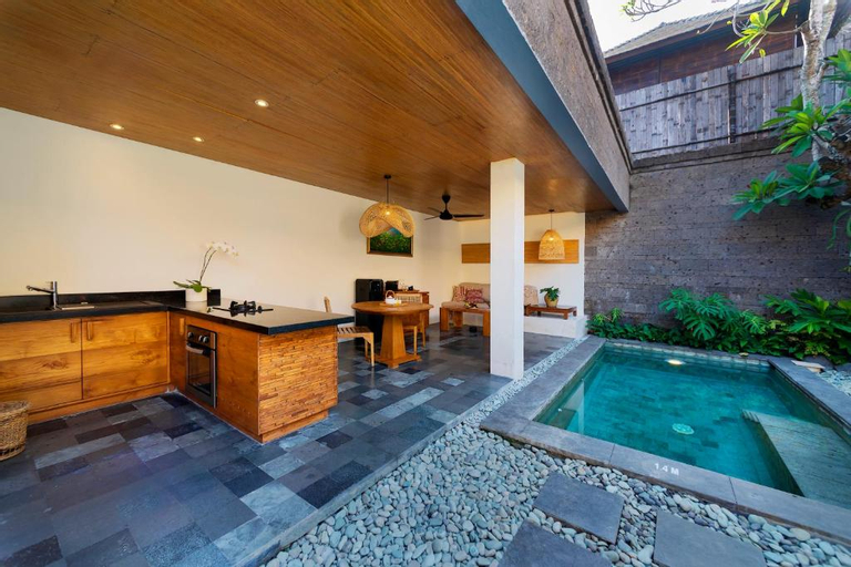 Swimming Pool 2