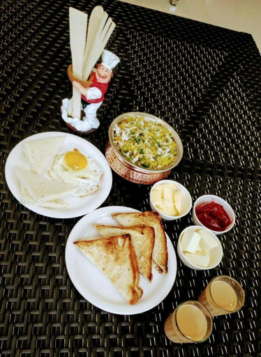 Food & Drinks 5, Hotel Strawberry Inn, Satara