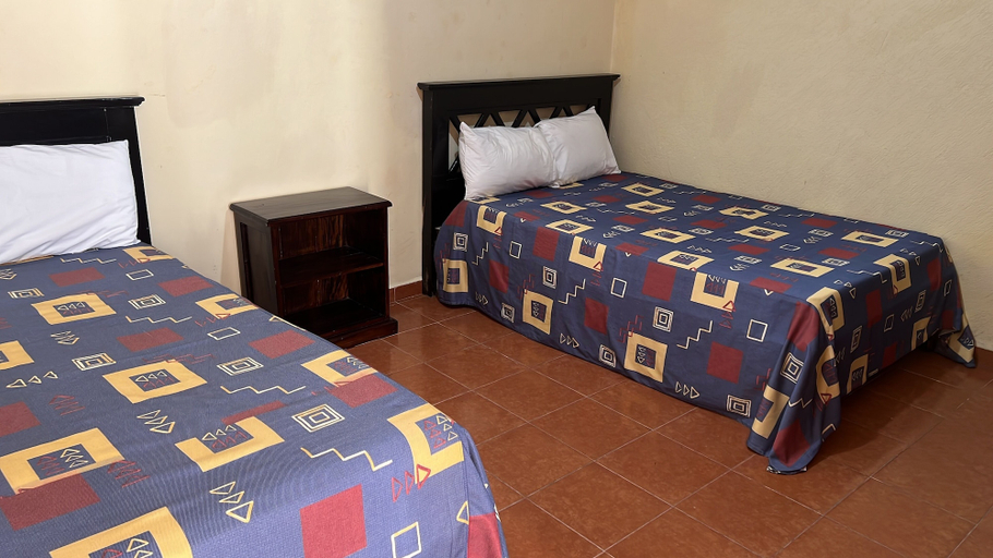 Bedroom 2, Hotel Victoria, Carmen