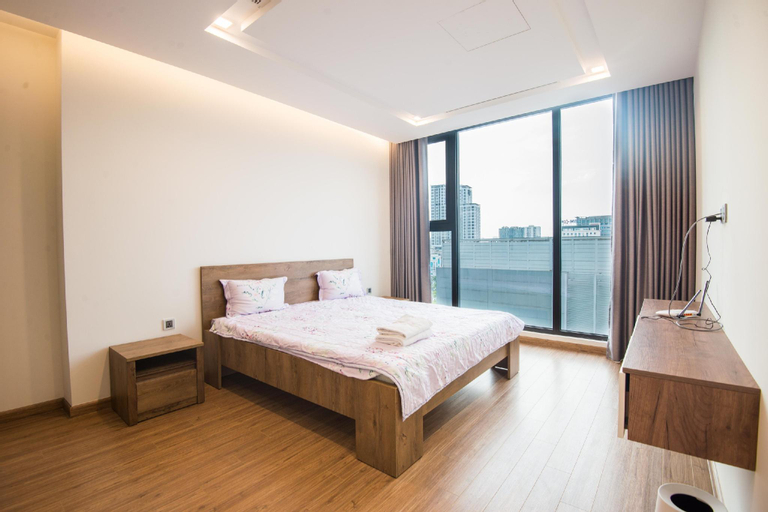Bedroom, Super serviced 02Br Apt in Vinhomes Metropolis, Ba Đình