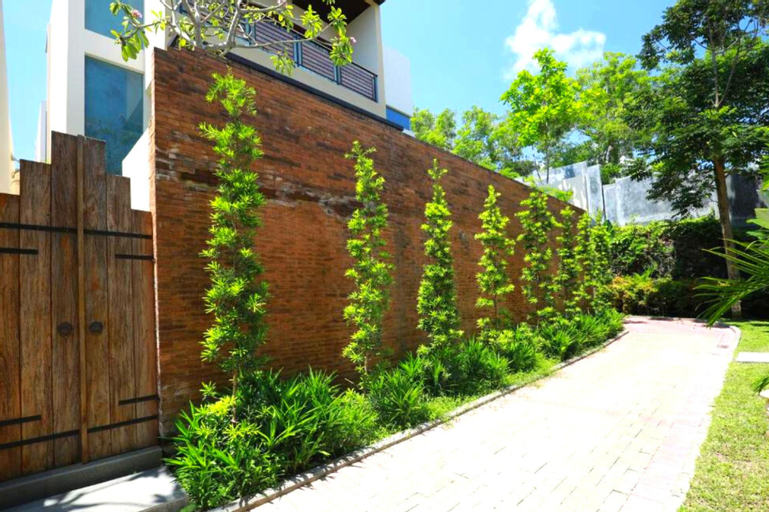 Luxury Taste Pool Villa 2BR  #LR16, Badung