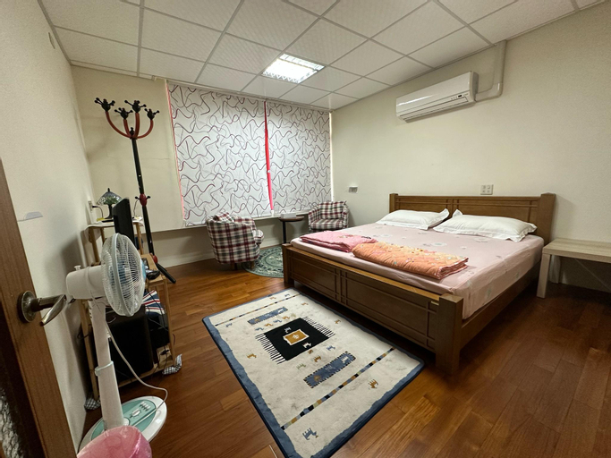 Fang Ju Backpackers - Economic Double Room with Shared Bathroom, Pingtung