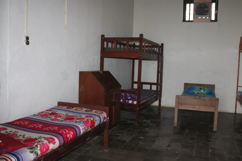 Bedroom 3, MIxed Bed Shared Room @ Semarang, Semarang