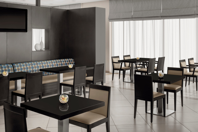 Food & Drinks 5, Holiday Inn Express DUBAI - JUMEIRAH by IHG, Dubai