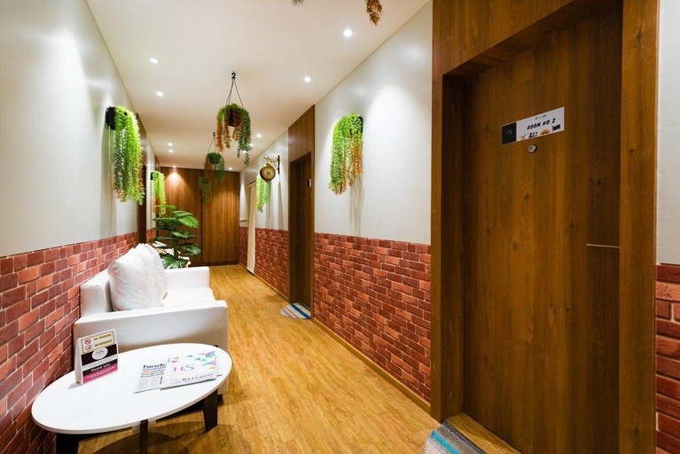 Others 2, King Monarch Room - Living space -wifi , Mumbai Suburban