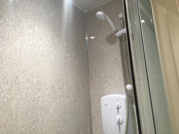 Bathroom 4, Short Term Shared R&R In Chorlton , Trafford
