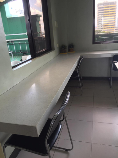 Others 3, Spacious Studio Apartment B202, Makati City