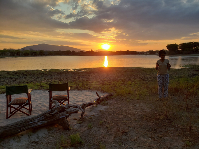 Others 5, Makubi Safari Camp by Isyankisu, Rufiji