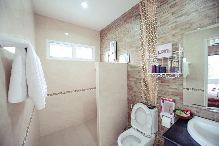 Bathroom 2, CC Villa Nonfon House C, San Kamphaeng