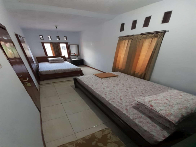 Bedroom 2, Room 1 @ Pondok Ciremai (Big Room), Majalengka