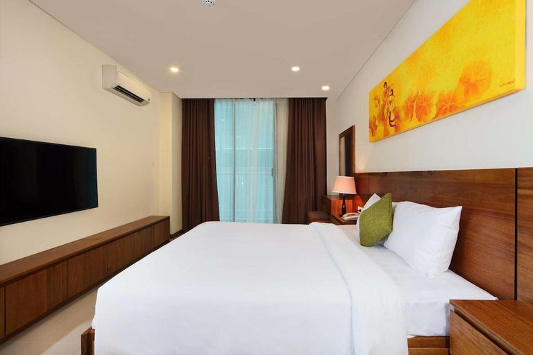 Bedroom 1, Maple 3 bedroom apartment with balcony, Nha Trang