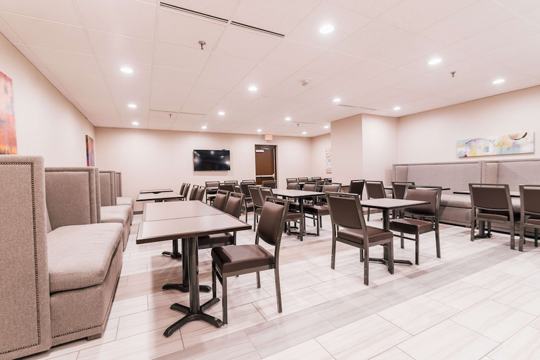 Food & Drinks 5, Best Western Plus Waterloo & Cedar Falls, Black Hawk