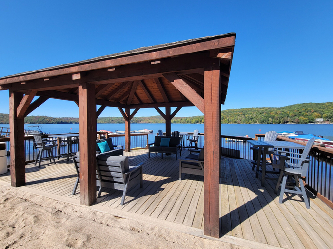 Food & Drinks, Dayspring Cottages, Parry Sound