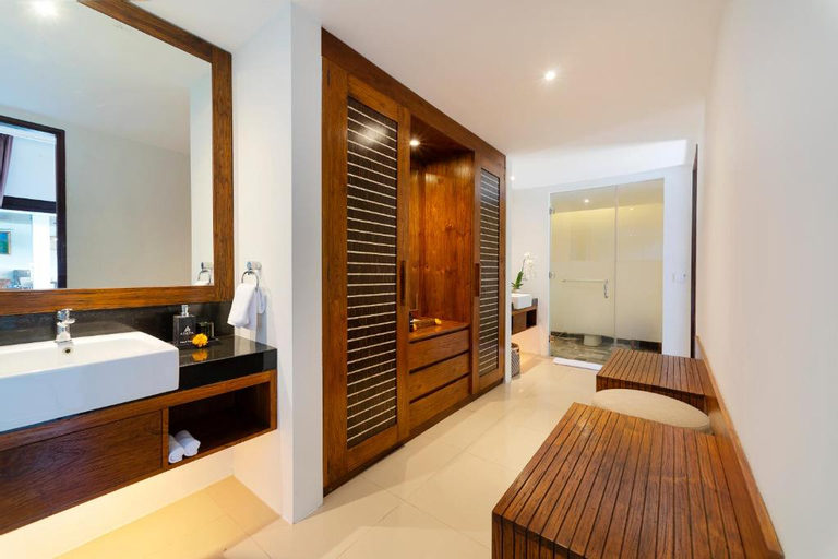 Bathroom 4