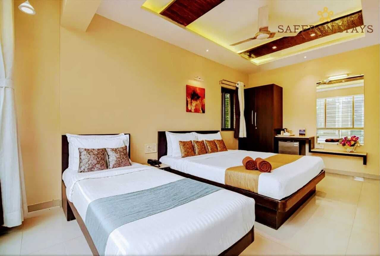 Bedroom, Hotel Strawberry Inn, Satara