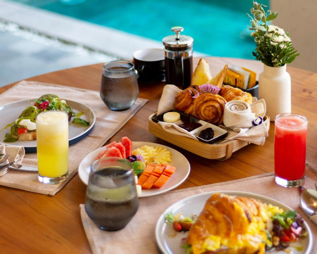 Food & Drinks