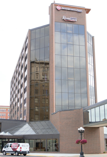 Exterior & Views 1, Best Western Plus Waterloo & Cedar Falls, Black Hawk