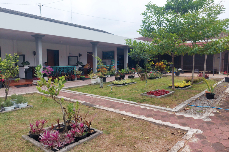 Exterior & Views 9