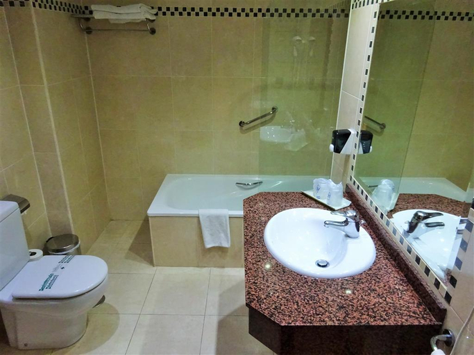 Bathroom 5, Vistamar, Málaga