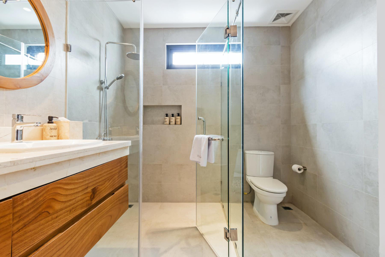 Bathroom 2, Ze Mar Luxury 4 bed Canggu 700 meters to beach, Badung