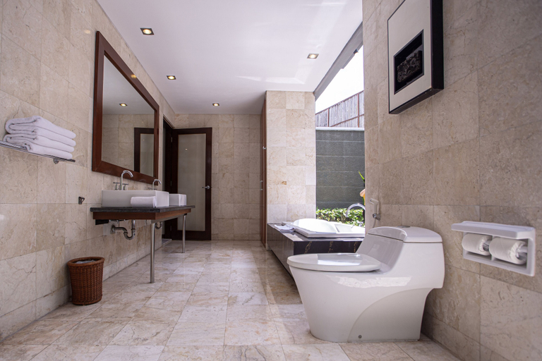Bathroom 22