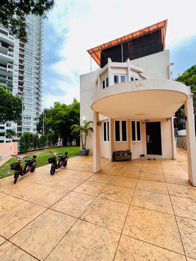 Exterior view 2, Holiday Villa - 2 mins to beach!, Penang Island