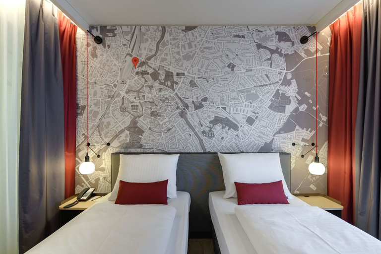 Bedroom 4, IntercityHotel Herford, Herford