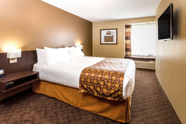 Bedroom 3, Microtel Inn & Suites By Wyndham Whitecourt, Division No. 13