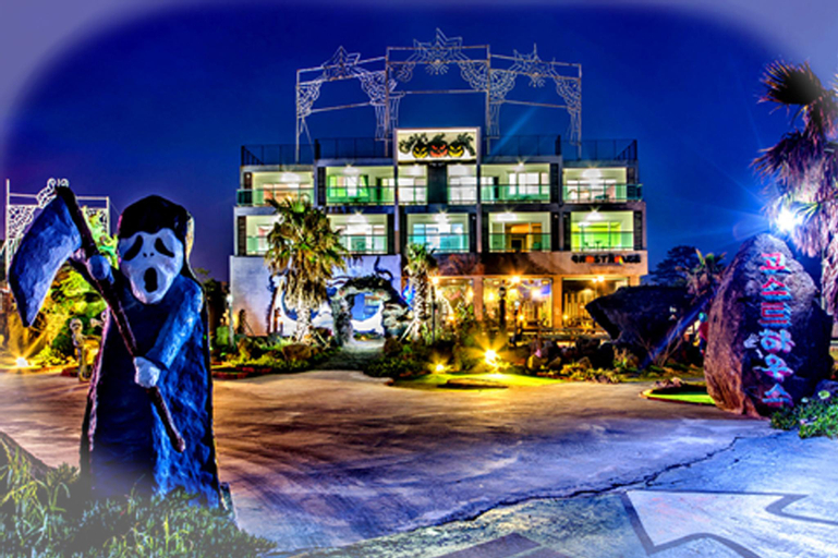 Ghosthouse - 16 sqm ocean view studio (1.5 room) on Aewol Coastal Road, vacation pension (Room 202), Jeju