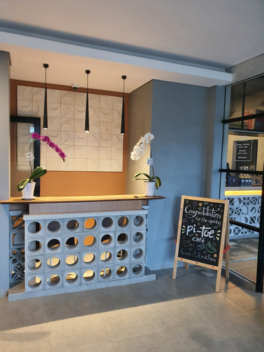 Public Area 2, The Cluster Harris, Cimahi