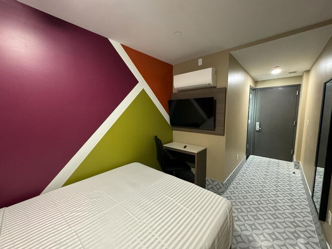 Bedroom 3, Moon Hotel Brooklyn, New York