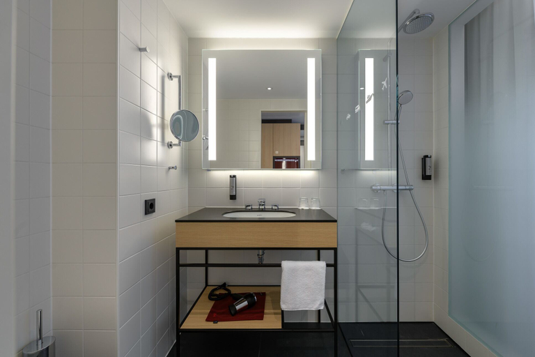 Bathroom 5, IntercityHotel Herford, Herford