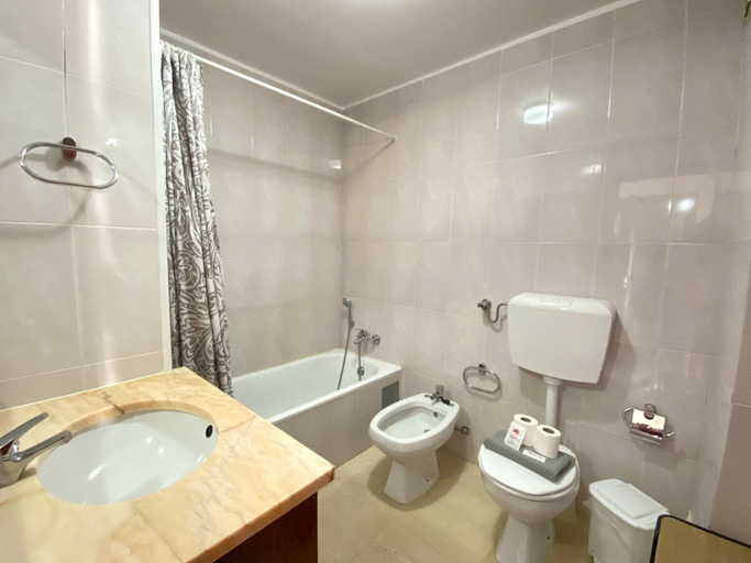 Bathroom 3, Monte Gordo Beach I by Homing, Vila Real de Santo António