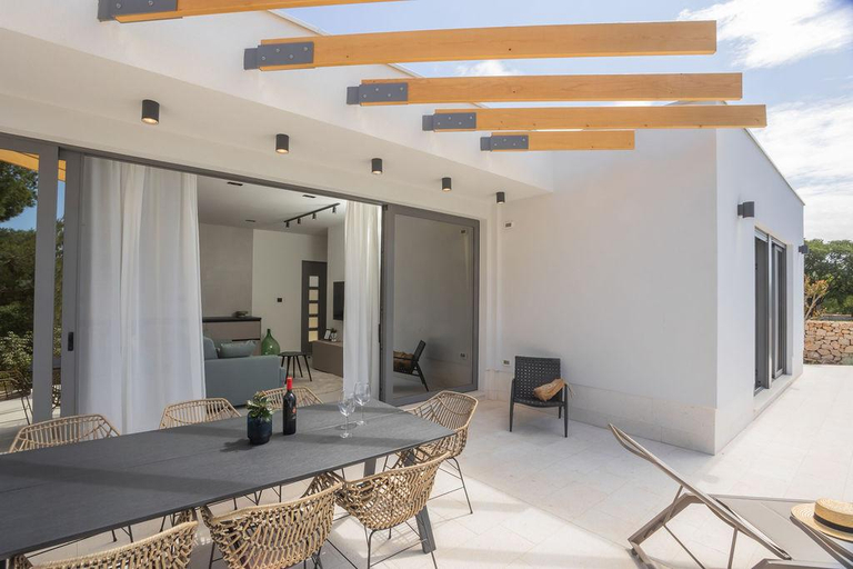 Others 3, Villa Sullago with heated pool, Bilice