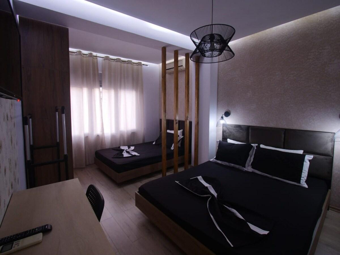 Others 4, Hidden Gem in Center of Tirana, Tiranës