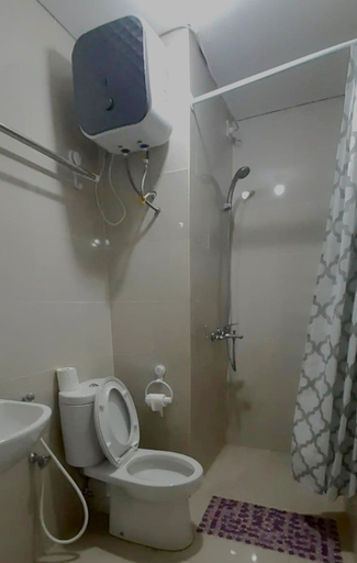 Bathroom, Podomoro City Deli Medan 2 BR Swimming Pool View Condo, Medan