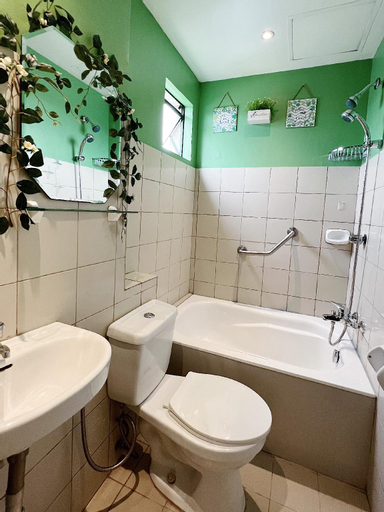 Bedroom 3, Staycation Ortigas Extn w/ bathtub & free parking, Cainta