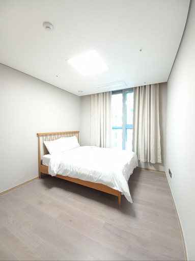 High end APT 3Bdr+2Bath+165sqm High-rise View, Yongsan