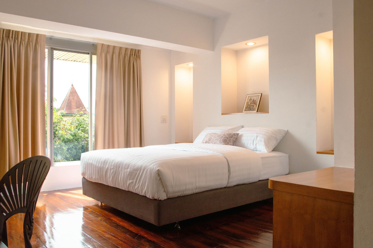 Bedroom 5, Alley and Pier, Phra Nakhon