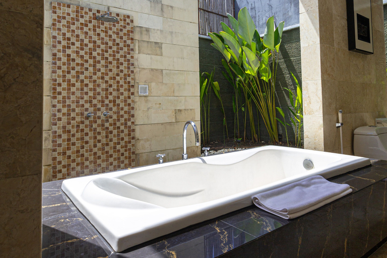 Bathroom 19