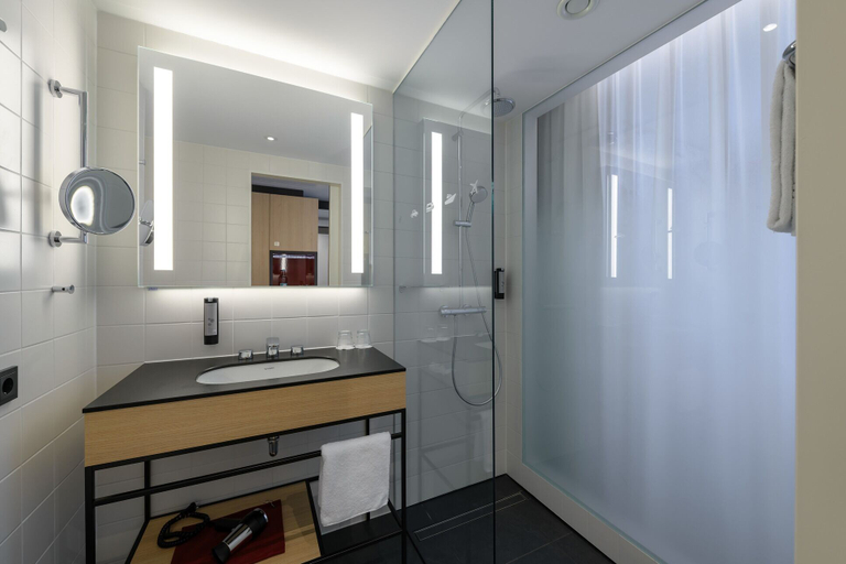 Bathroom 5, IntercityHotel Herford, Herford